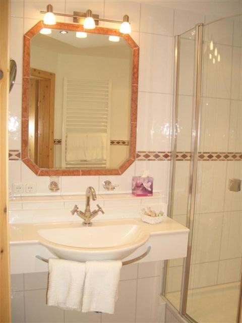 Gasthof & Hotel Jaegerwirt Aufhofen المظهر الخارجي الصورة